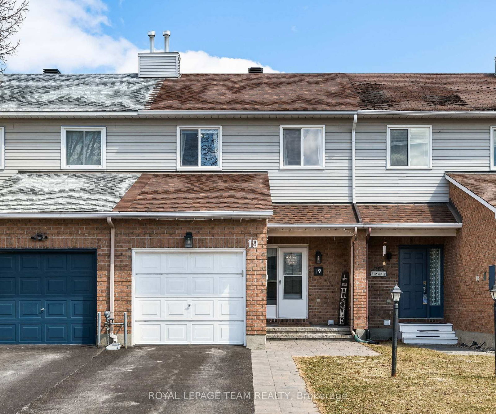 Townhouse for sale at 19 Armadale Crescent, Ottawa, Barrhaven - Cedargrove/Fraserdale, K2J 4A4 - MLS: X12165041