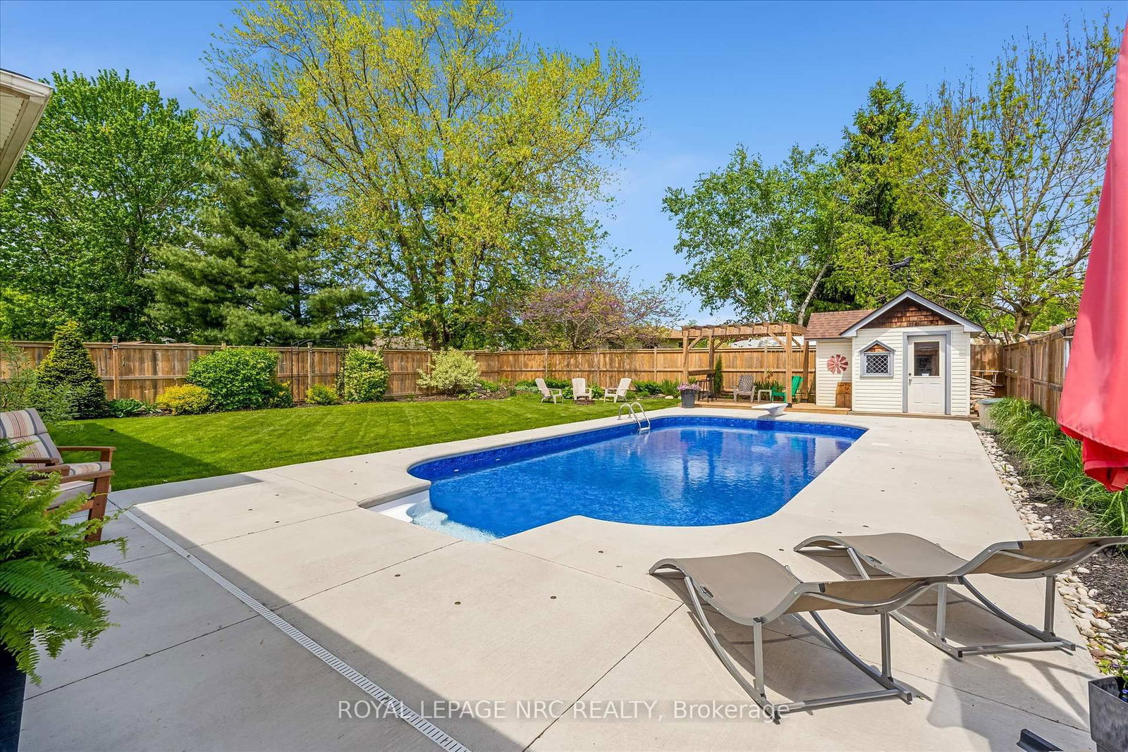 Detached House for sale at 6 McColl Drive, Welland, N. Welland, L3C 3L7 - MLS: X12165062
