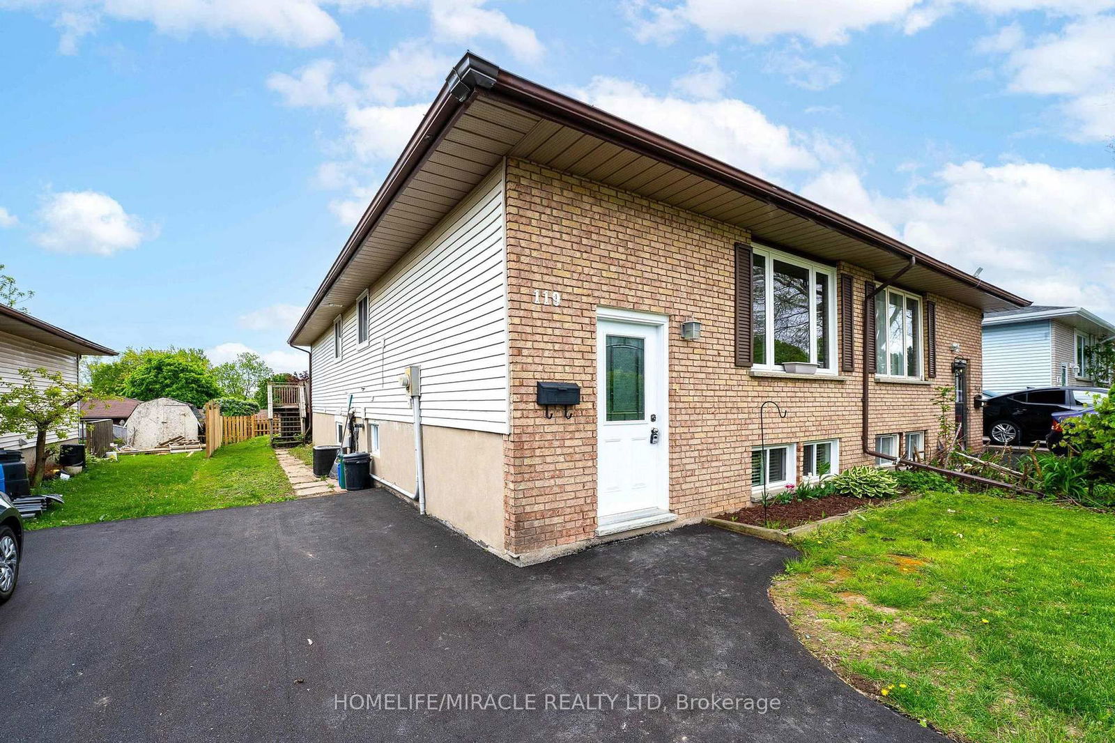 Semi-Detached House for sale at 119 Nickolas Crescent, Cambridge, N3C 3L7 - MLS: X12165085