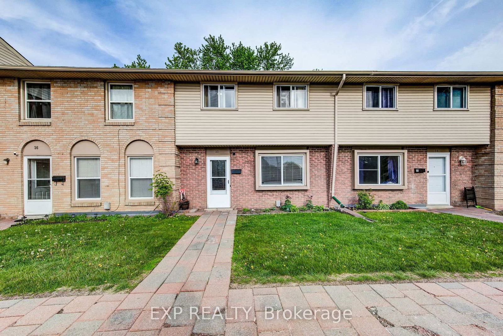 Townhouse for sale at 37-293 Fairway Road, Kitchener, N2A 2P1 - MLS: X12165226