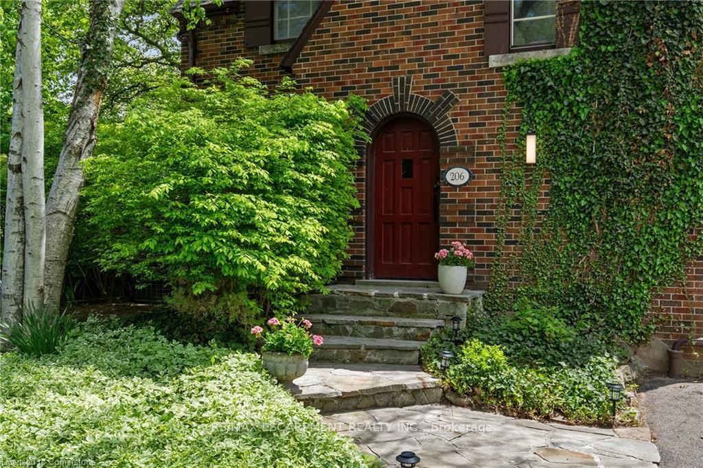 Detached House for sale at 206 Dromore Crescent, Hamilton, Westdale, L8S 4B4 - MLS: X12165232