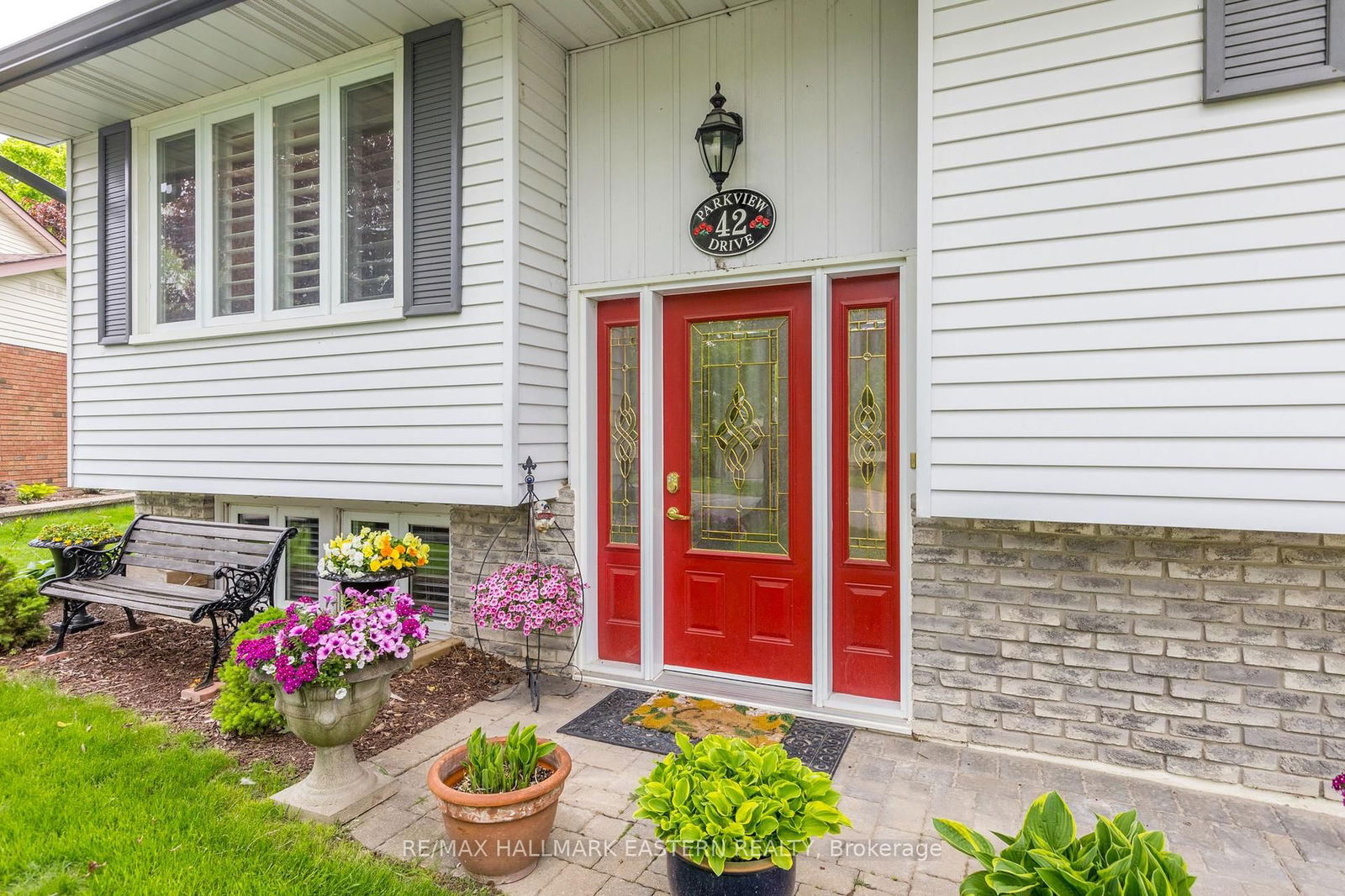 Detached House for sale at 42 Parkview Drive, Peterborough North, 1 South, K9H 5M6 - MLS: X12165243