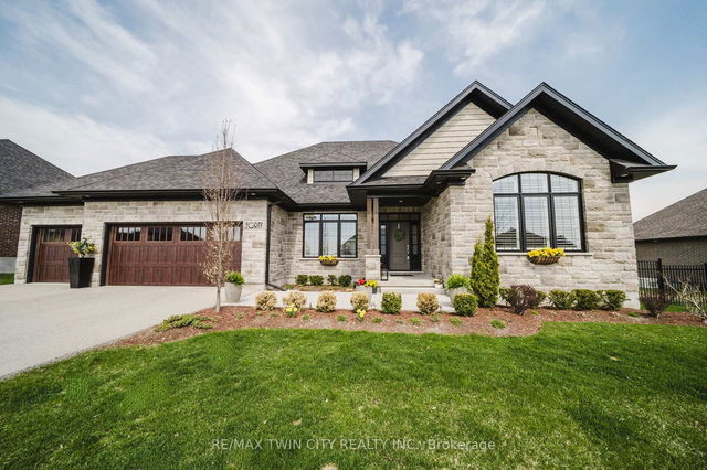 40 Sunset Hills Crescent