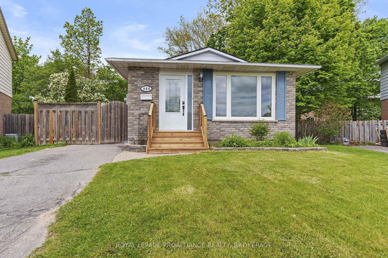 Detached House for sale at 906 Braelorne Place, Kingston, North of Taylor-Kidd Blvd, K7P 1N4 - MLS: X12165320