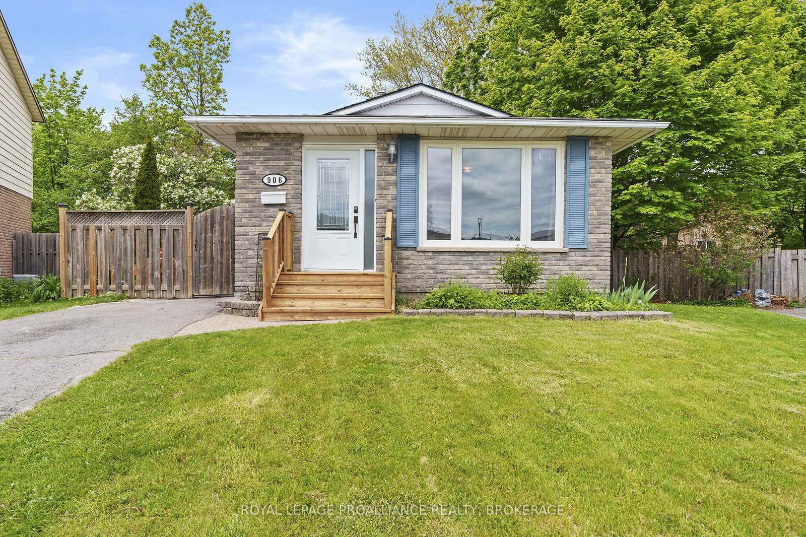 Detached House for sale at 906 Braelorne Place, Kingston, North of Taylor-Kidd Blvd, K7P 1N4 - MLS: X12165320