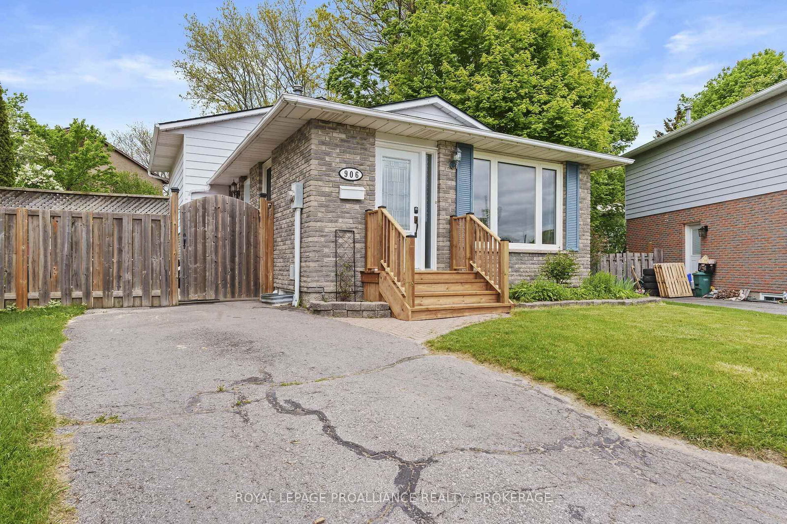 Detached House for sale at 906 Braelorne Place, Kingston, North of Taylor-Kidd Blvd, K7P 1N4 - MLS: X12165320