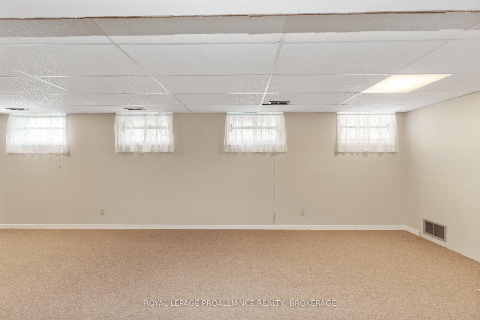 Listing Image 41