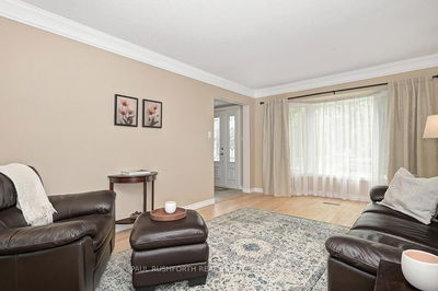 1399 Hayes St, Orleans - Bilberry Creek/Queenswood Heights image-0-4