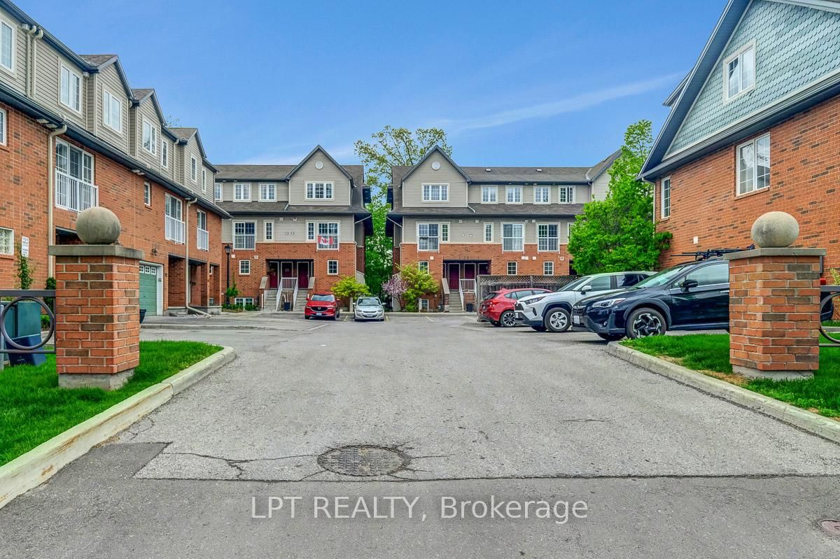 Townhouse for sale at 68 Mayflower Private, Ottawa, Woodroffe, K2B 0A2 - MLS: X12165425