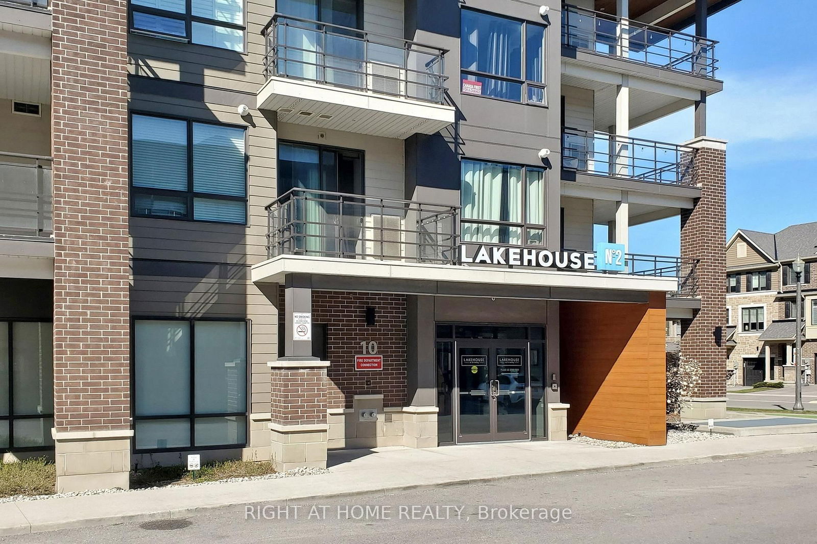 Condo for sale at 616-10 Esplanade Lane, Grimsby, Grimsby Beach, L3M 0H1 - MLS: X12165495