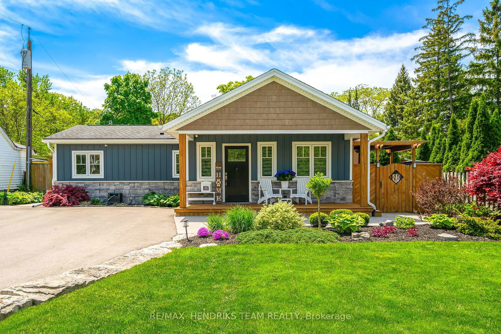 Detached House for sale at 162 Glendale Avenue, St. Catharines, Glendale/Glenridge, L2T 2K3 - MLS: X12165568