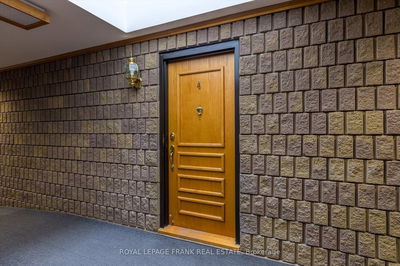 Unit 4 — 695 Whitaker St, Peterborough East - 4 North image-0-2