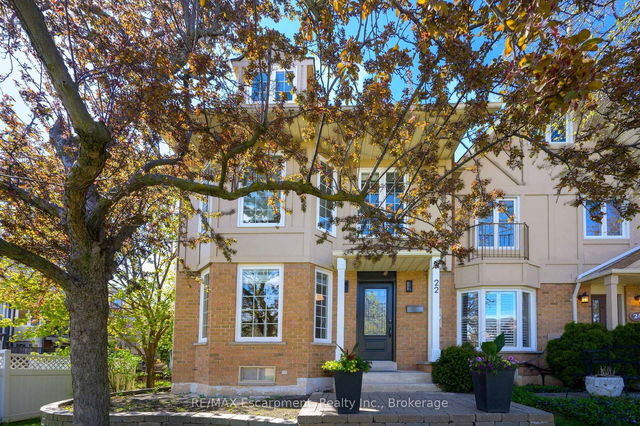 22 Waterford Crescent