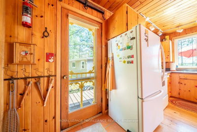 890 Mazinaw Lake, Cloyne - Addington Highlands image-0-4