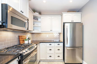Unit 204 — 130 Steamship Bay Rd, Gravenhurst - Muskoka (S) image-0-2