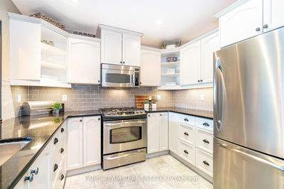Unit 204 — 130 Steamship Bay Rd, Gravenhurst - Muskoka (S) image-0-3