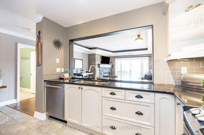 Unit 204 — 130 Steamship Bay Rd, Gravenhurst - Muskoka (S) image-0-4