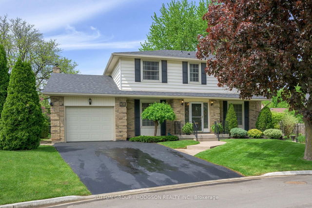 831 Farnham Grove