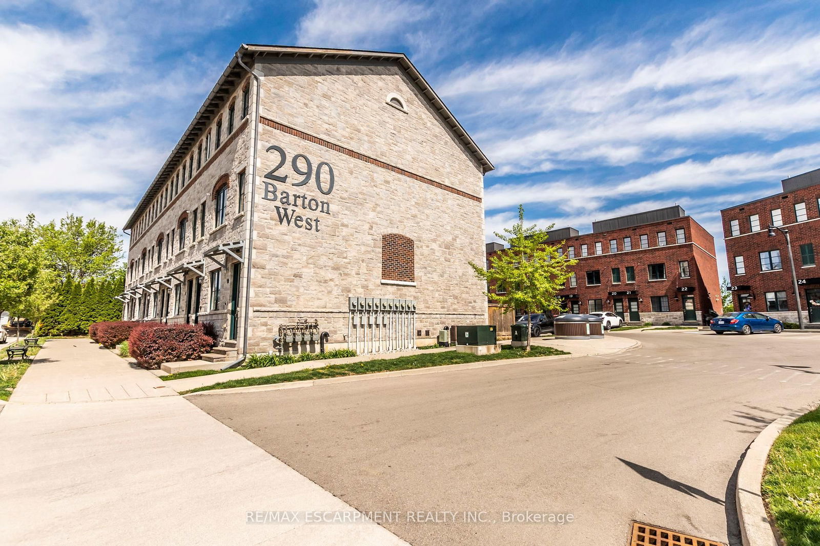 Townhouse for sale at 17-290 Barton Street, Hamilton, Strathcona, L8R 3P3 - MLS: X12166183