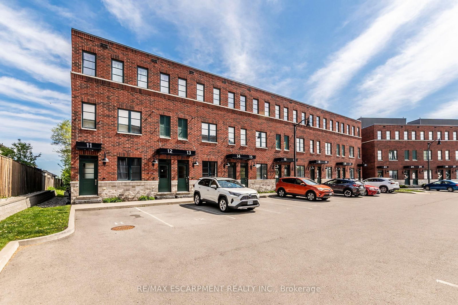 Townhouse for sale at 17-290 Barton Street, Hamilton, Strathcona, L8R 3P3 - MLS: X12166183