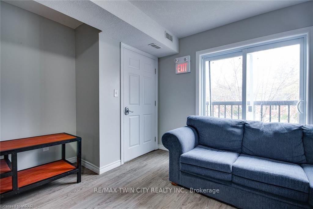 3 - 151 Bridgeport Road E 4