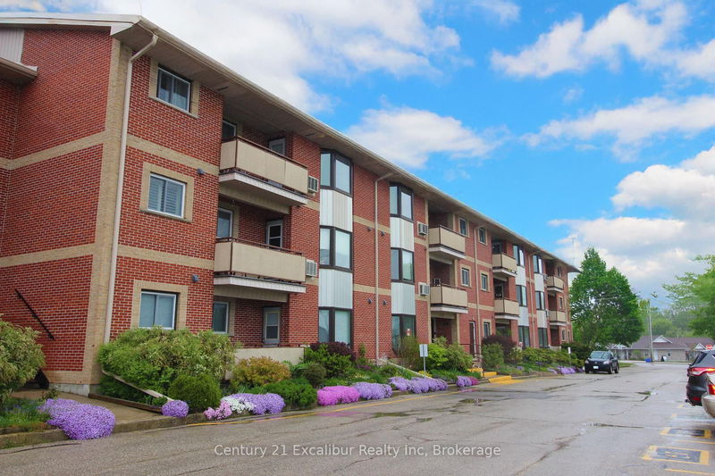 Unit 206 — 497 BIRMINGHAM St, Wellington North - Mount Forest image-0-0