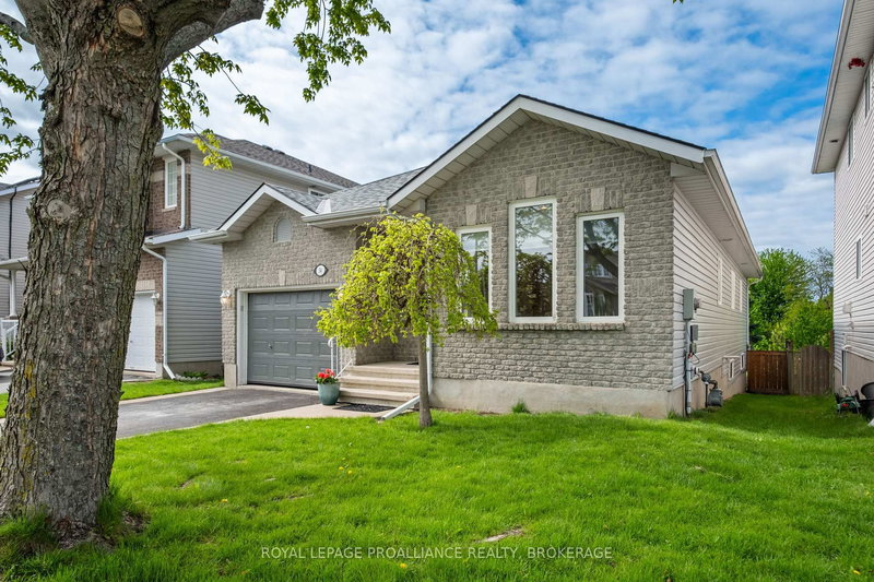 34 Schooner Dr, Kingston, K7K 7J8 | Image 3