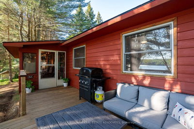 1052 Hammond Rd, Lake of Bays - Mclean image-0-2
