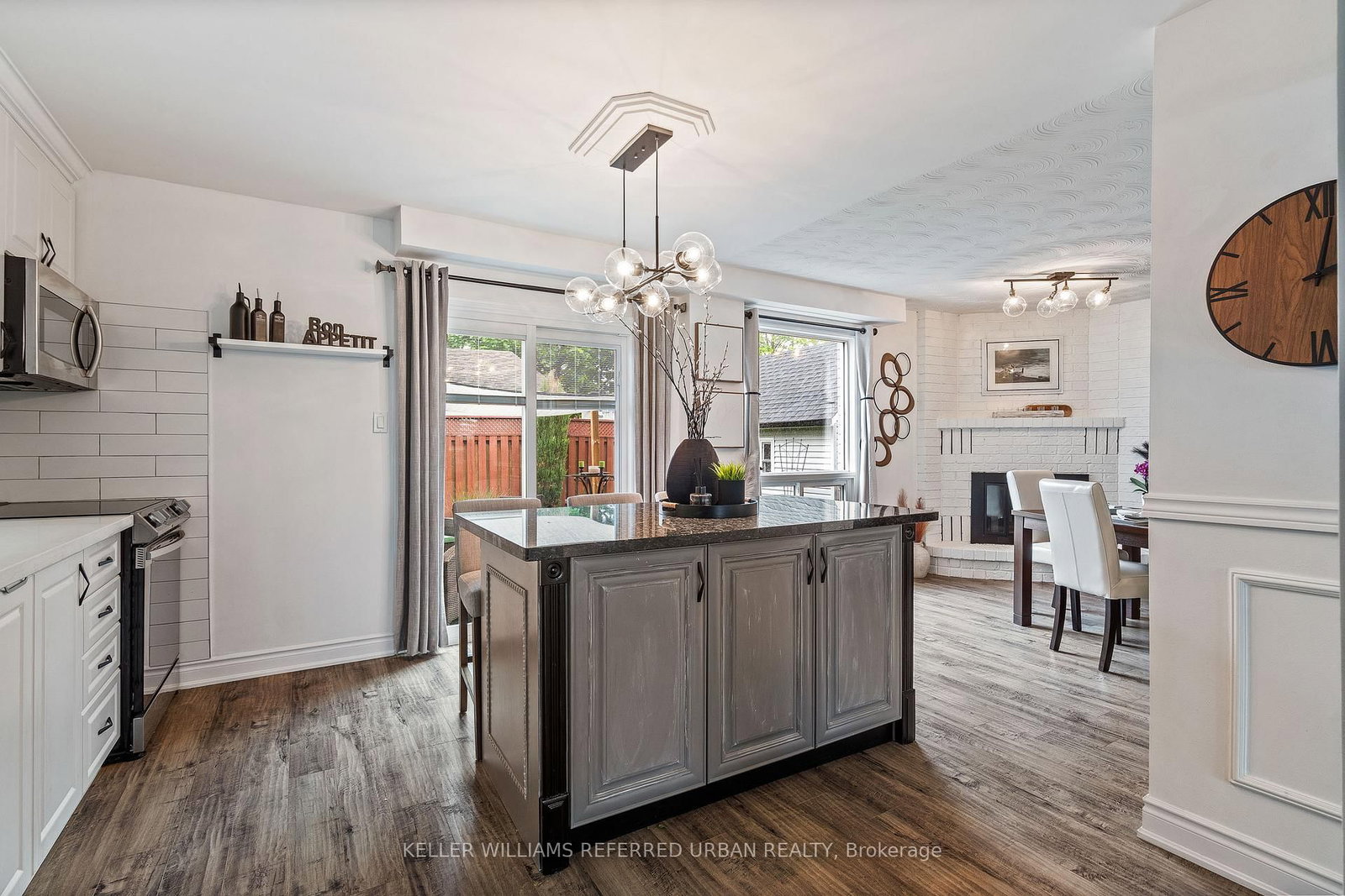 Listing Image 10