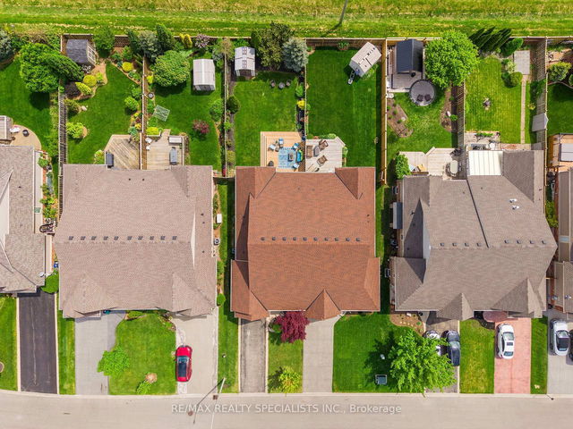 4324 Lindsey Crescent