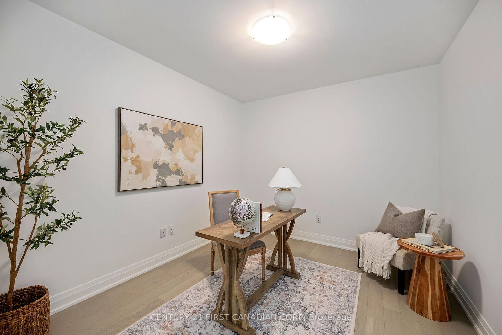 Listing Image 12