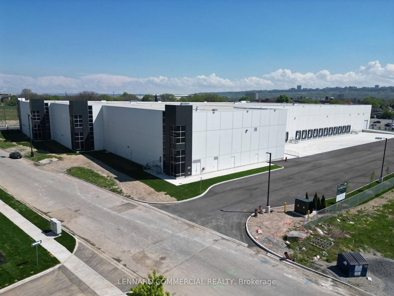 16 Studebaker Pl, Hamilton, L8L 8K1 | Image 2