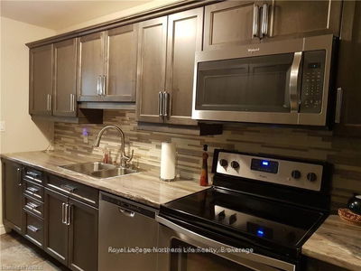 895 Tackaberry Dr, North Bay - West End image-0-3