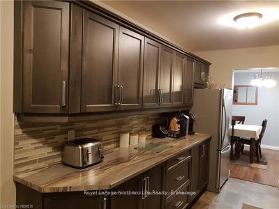 895 Tackaberry Dr, North Bay - West End image-0-4