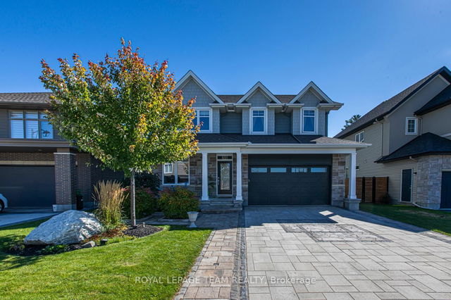 240 ESCARPMENT Crescent