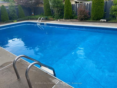 65 Fennell Cres, London South - South X image-0-3