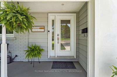 18 Rosemount Ave, Port Colborne - Sugarloaf image-0-3