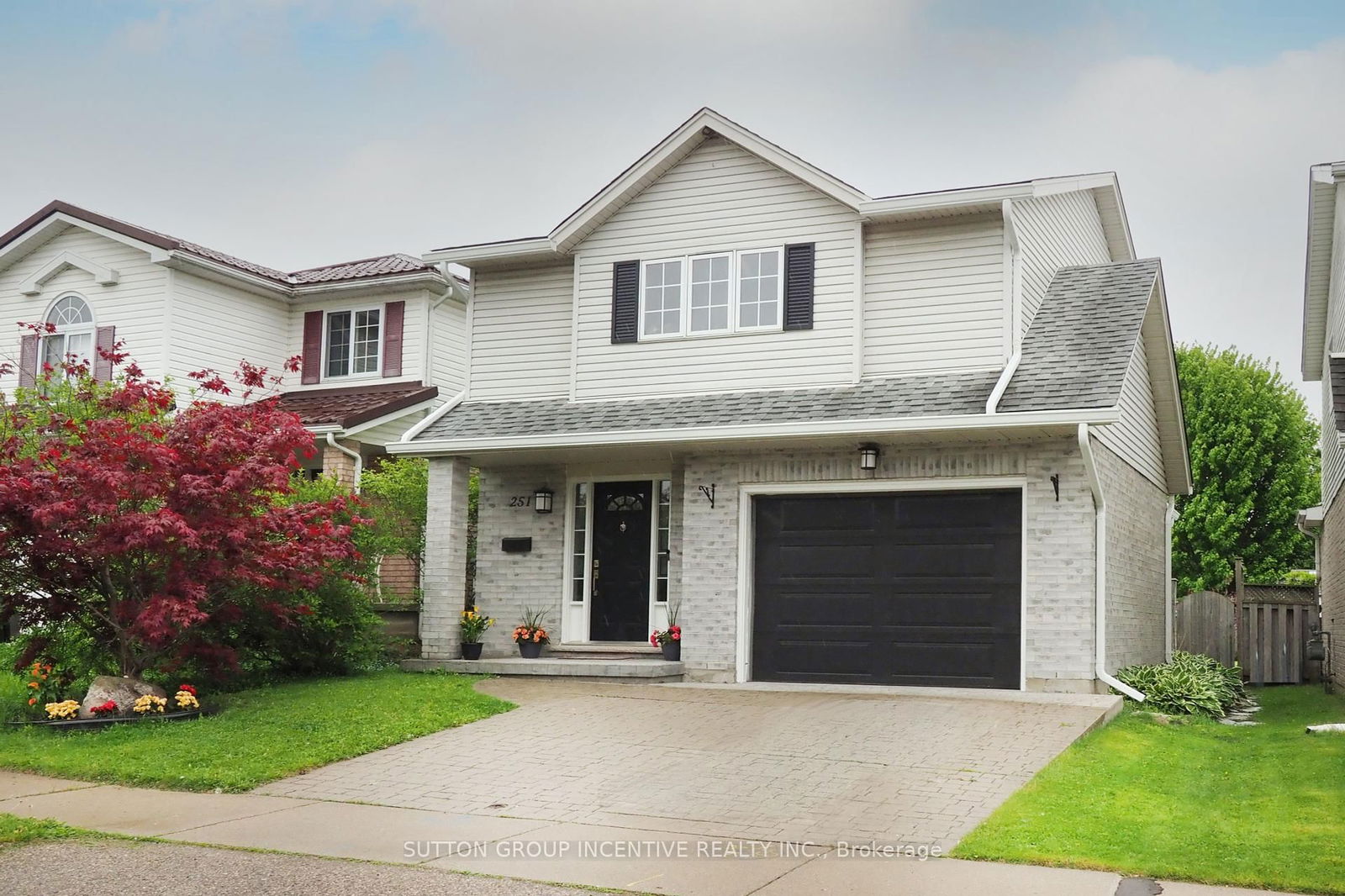 Detached House for sale at 251 Grey Fox Drive, Kitchener, N2E 3N7 - MLS: X12167762
