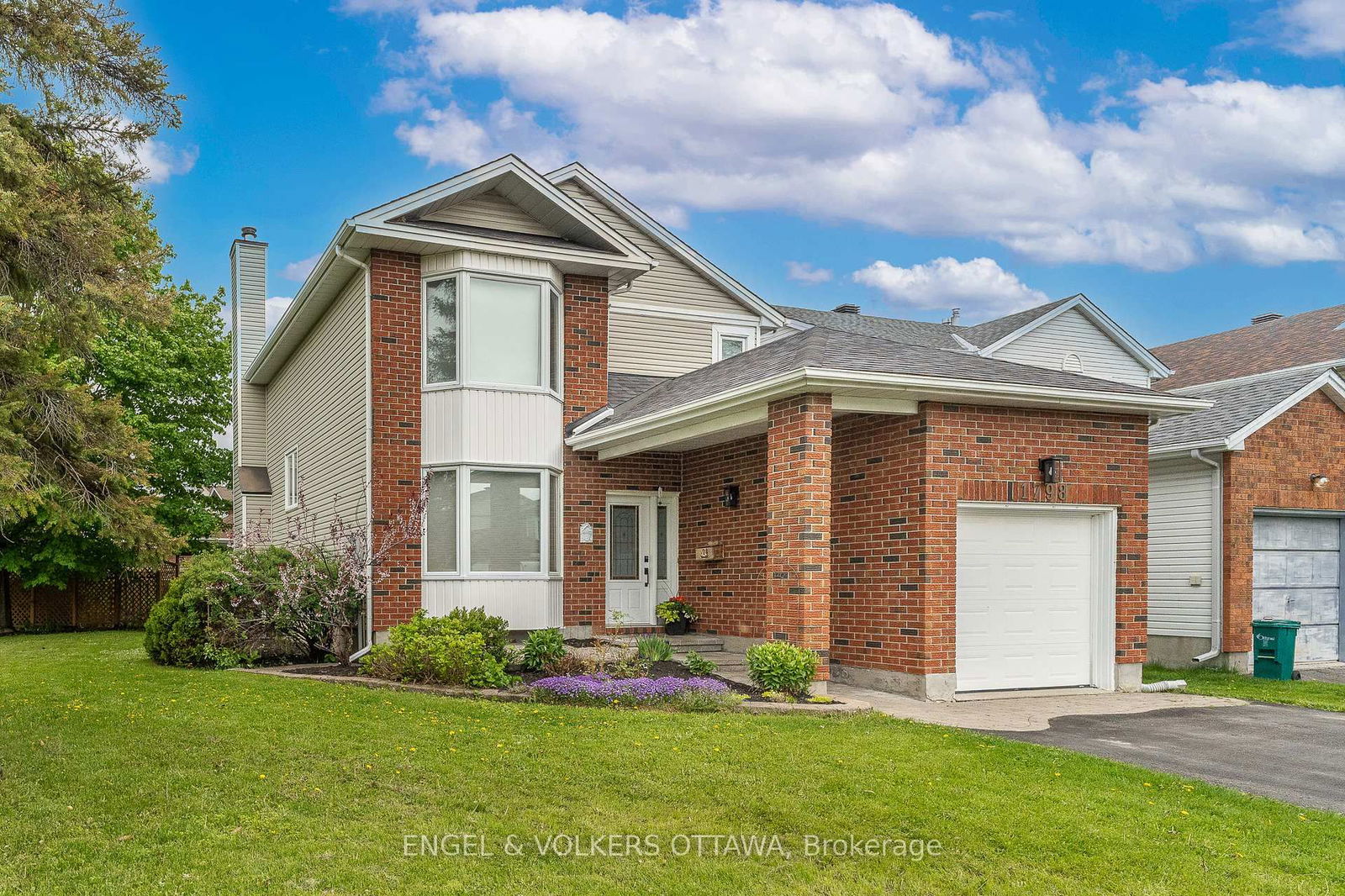Detached House for sale at 1798 Tache Way, Ottawa, Fallingbrook/Pineridge, K4A 2S5 - MLS: X12167778