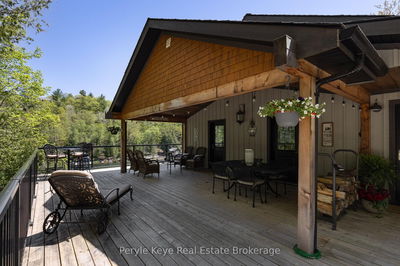 1051 Lakeview Rd, Muskoka Lakes -  image-0-2