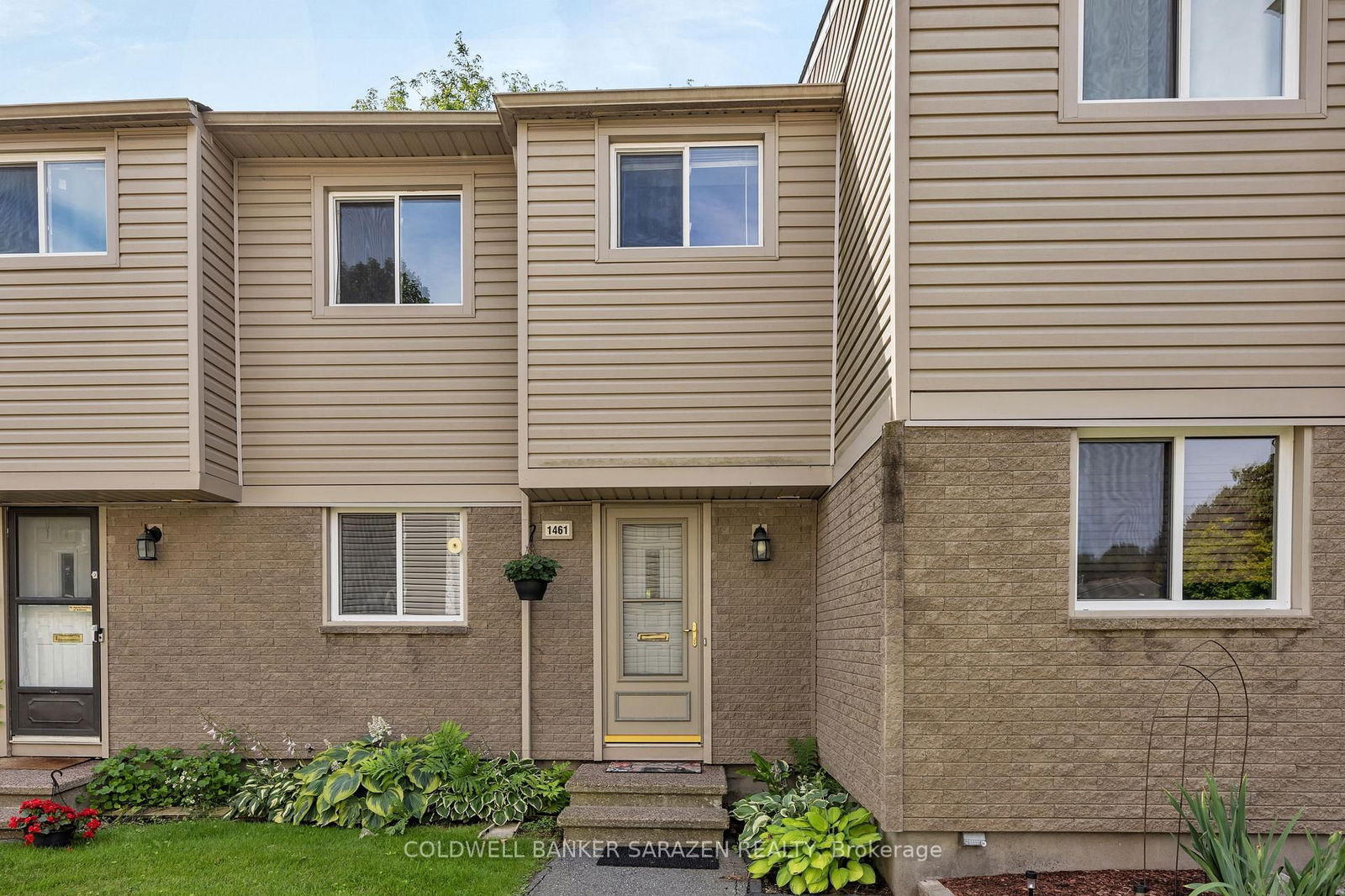 Townhouse for sale at 1461 PEREZ Crescent, Ottawa, Carson Grove, K1J 8V3 - MLS: X12168012