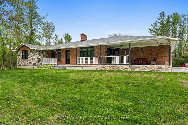 2323 Reevecraig Road S