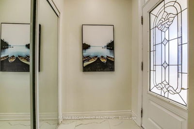 315 SIMCOE St, Woodstock - South image-0-2