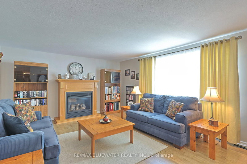 209 Biltmore Dr, South Huron, N0M 1T0 | Image 3