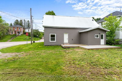 3 Mary St, Rideau Lakes - Rideau Lakes (South Crosby) Twp image-0-3