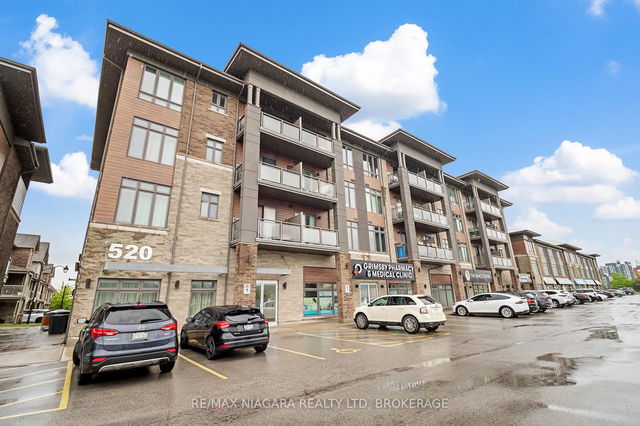 411 - 520 North Service Road