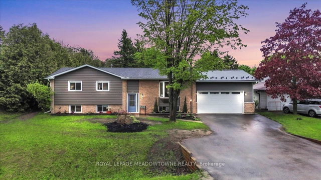 32 Douglas Crescent