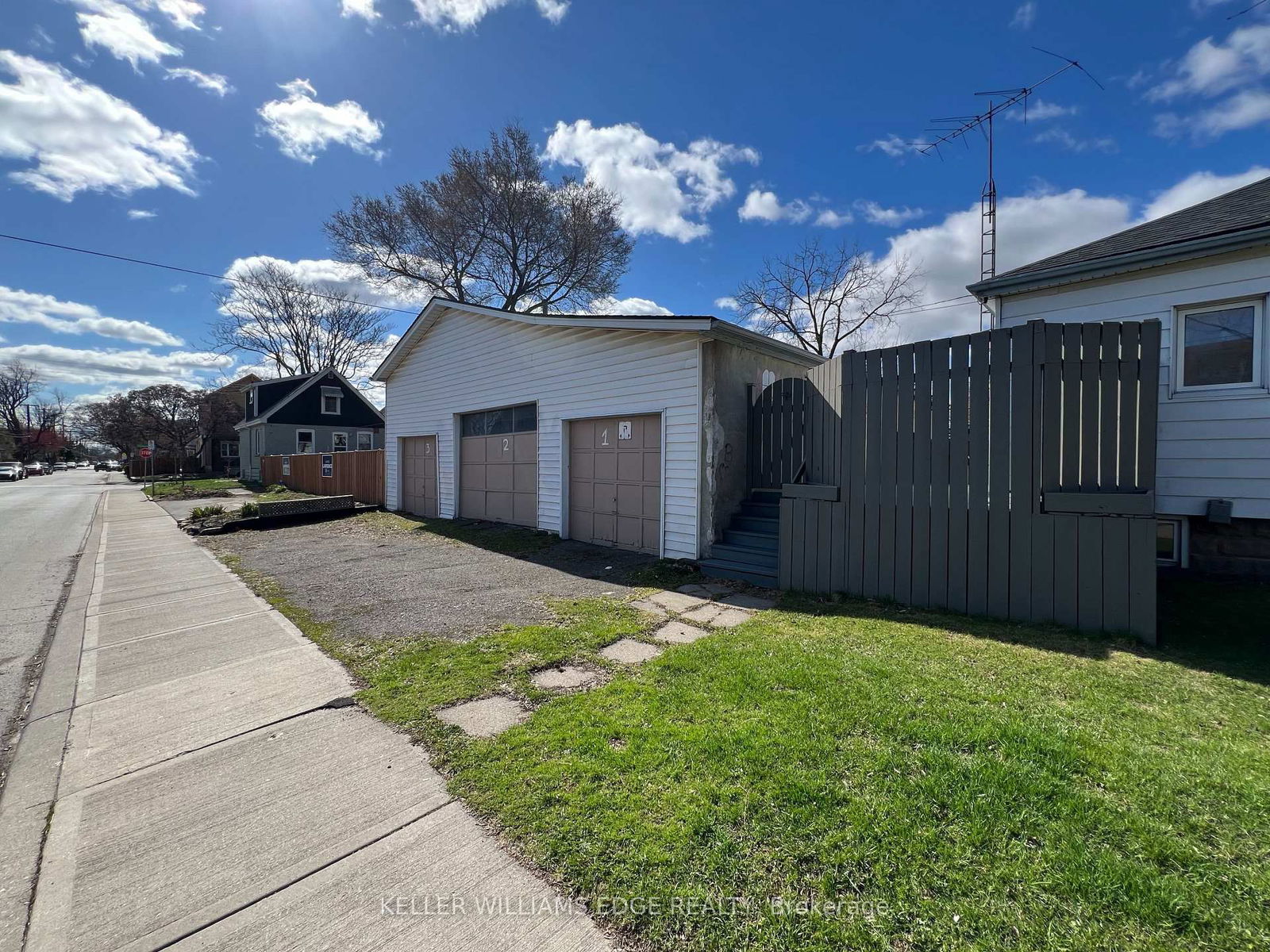 Detached House for sale at 56 Garside Avenue, Hamilton, Homeside, L8H 4W2 - MLS: X12169584