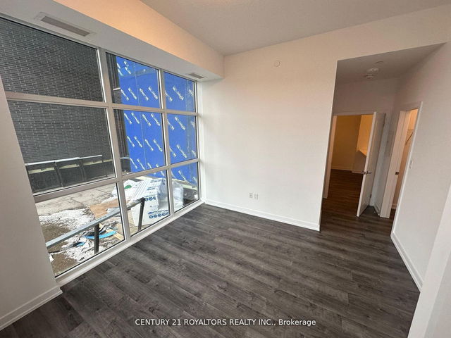 104 - 470 Dundas Street
