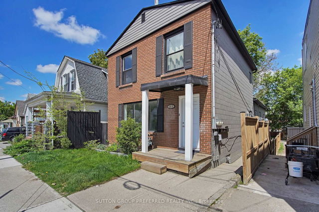 18.5 Adelaide Street S